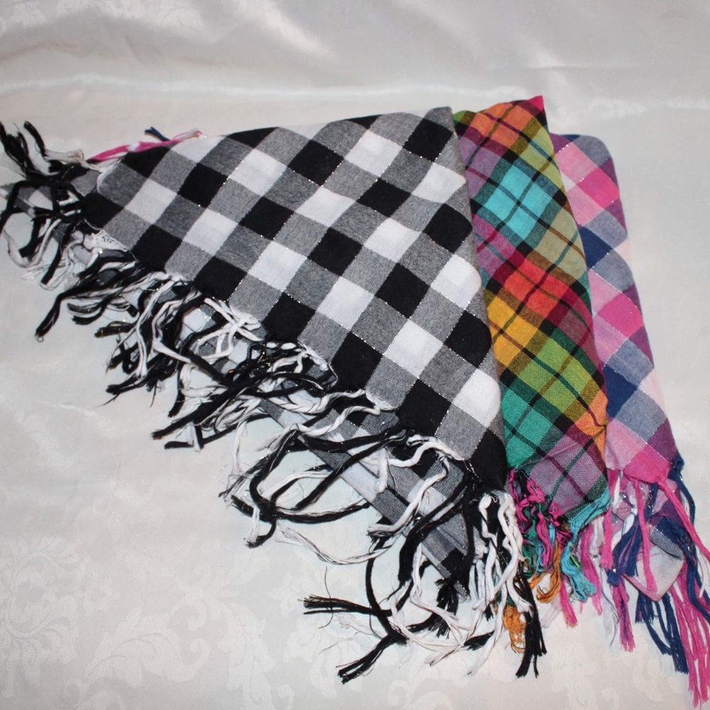 Set of 3 plaid scarves